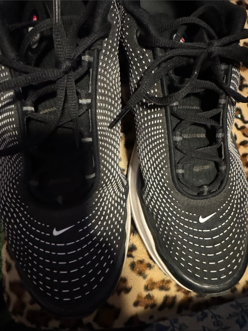 Nike Black and White Men's Knit Training Sneakers - Picture 2 of 4
